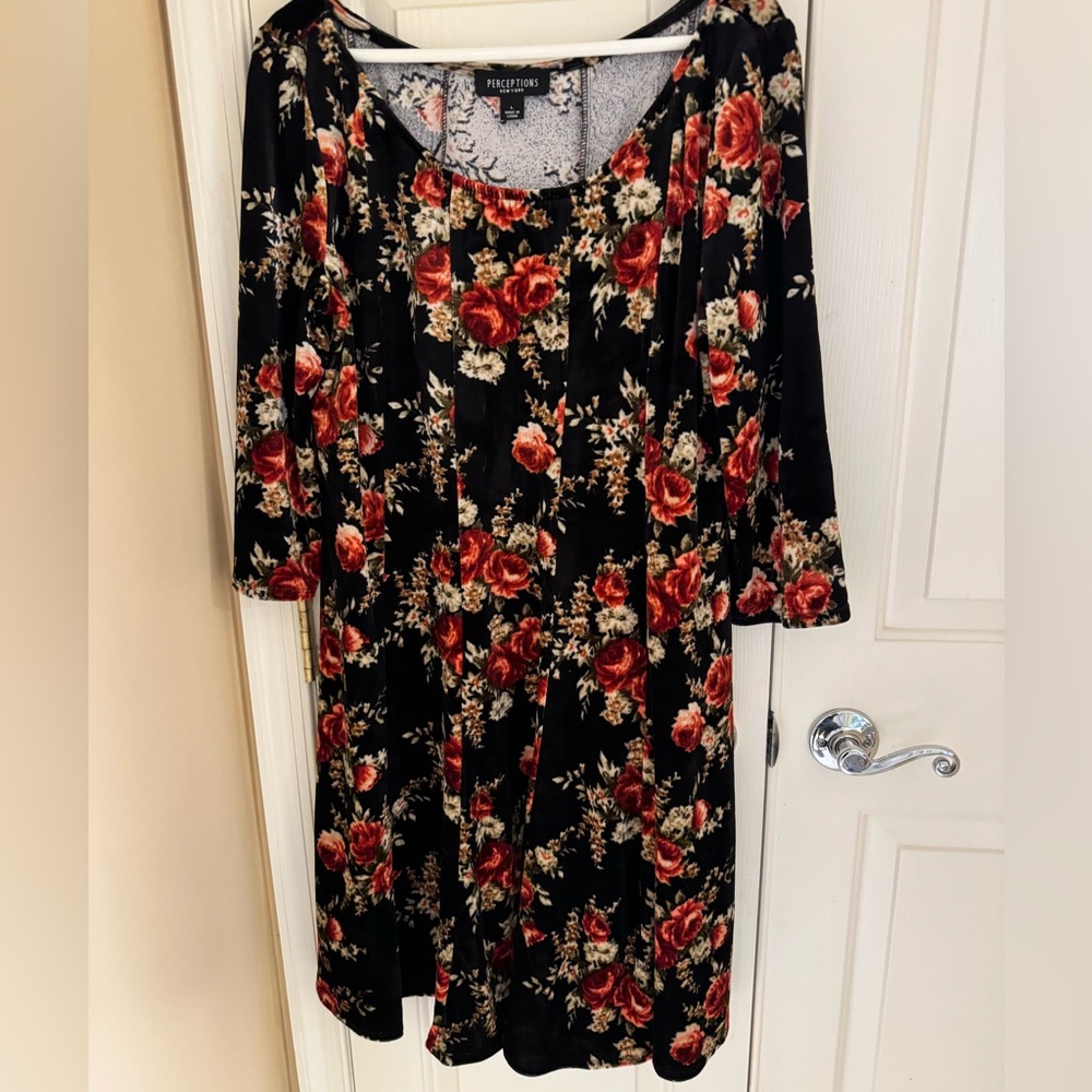 Perceptions fit and flare flowery dress in velvet